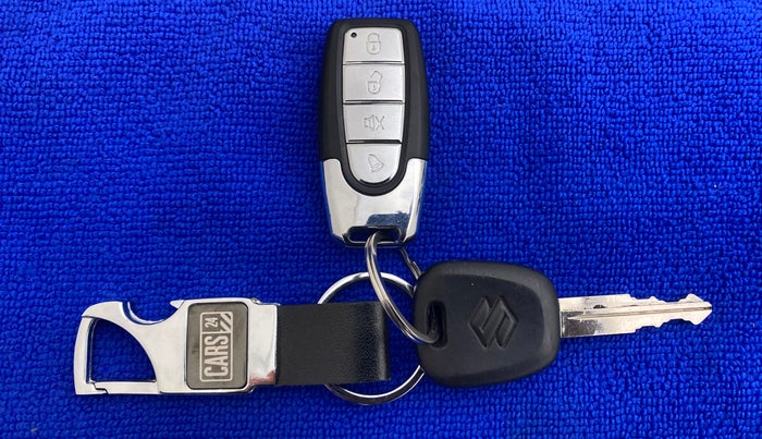2022 Maruti Alto LXI OPT CNG, CNG, Manual, 10,475 km, Key Close Up