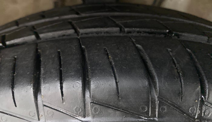 2022 Maruti Alto LXI OPT CNG, CNG, Manual, 10,475 km, Right Front Tyre Tread
