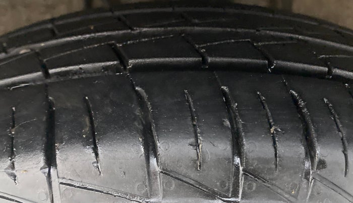 2022 Maruti Alto LXI OPT CNG, CNG, Manual, 10,475 km, Left Front Tyre Tread