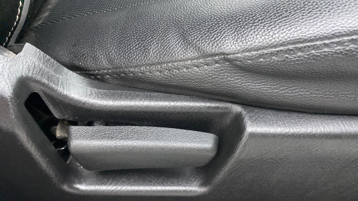 2022 Maruti Alto LXI OPT CNG, CNG, Manual, 10,475 km, Driver Side Adjustment Panel