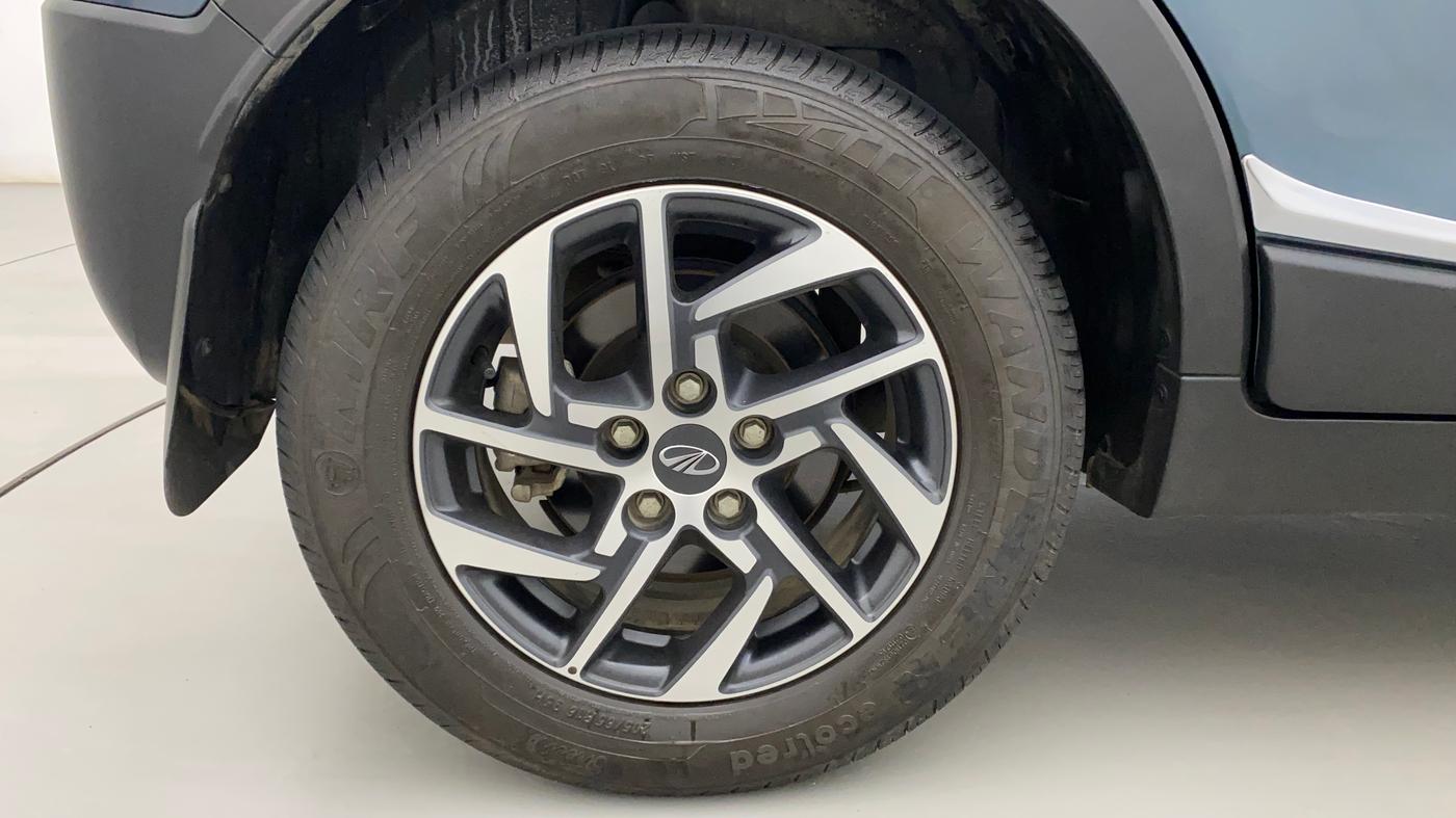 2022 Mahindra XUV300 W8 (O) 1.5 DIESEL, Diesel, Manual, 14,978 km, Right Rear Wheel
