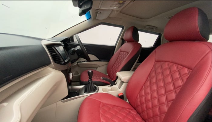 2022 Mahindra XUV300 W8 (O) 1.5 DIESEL, Diesel, Manual, 14,978 km, Right Side Front Door Cabin