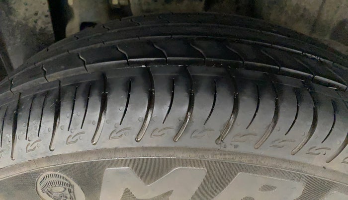 2022 Mahindra XUV300 W8 (O) 1.5 DIESEL, Diesel, Manual, 14,978 km, Left Rear Tyre Tread