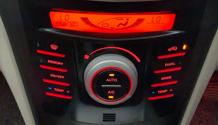 2022 Mahindra XUV300 W8 (O) 1.5 DIESEL, Diesel, Manual, 14,978 km, Automatic Climate Control