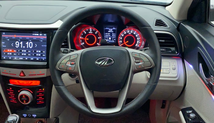 2022 Mahindra XUV300 W8 (O) 1.5 DIESEL, Diesel, Manual, 14,978 km, Steering Wheel Close Up
