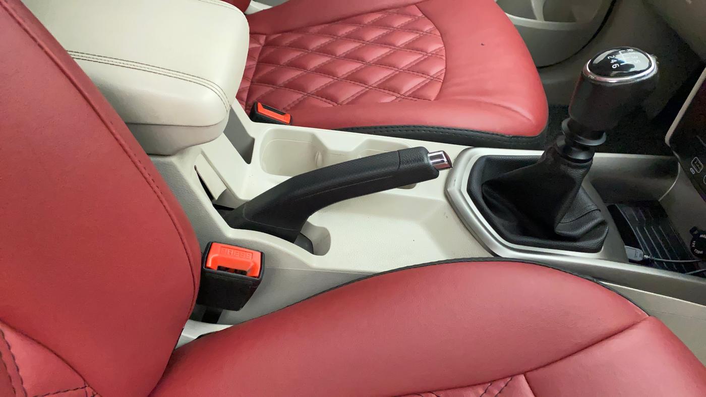 2022 Mahindra XUV300 W8 (O) 1.5 DIESEL, Diesel, Manual, 14,978 km, Gear Lever