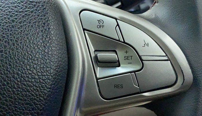 2022 Mahindra XUV300 W8 (O) 1.5 DIESEL, Diesel, Manual, 14,978 km, Adaptive Cruise Control