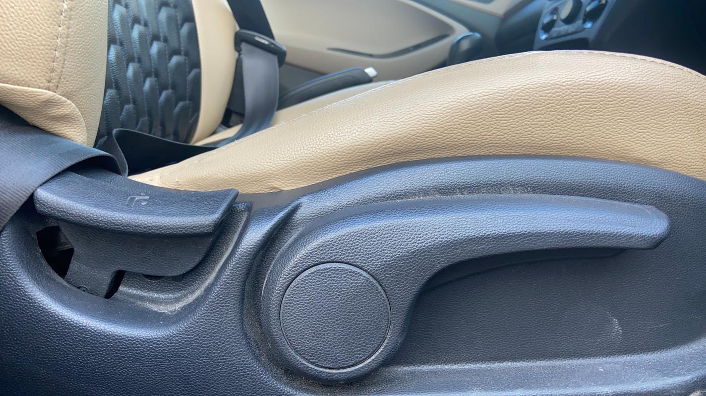 2019 Hyundai Elite i20 SPORTZ 1.2, Petrol, Manual, 49,952 km, Driver Side Adjustment Panel