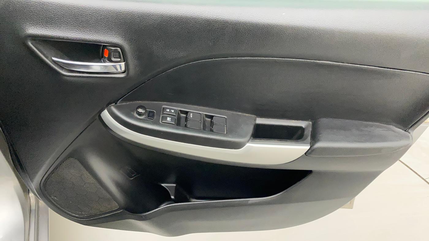 2015 Maruti Baleno ALPHA PETROL 1.2, Petrol, Manual, 34,054 km, Driver Side Door Panels Control