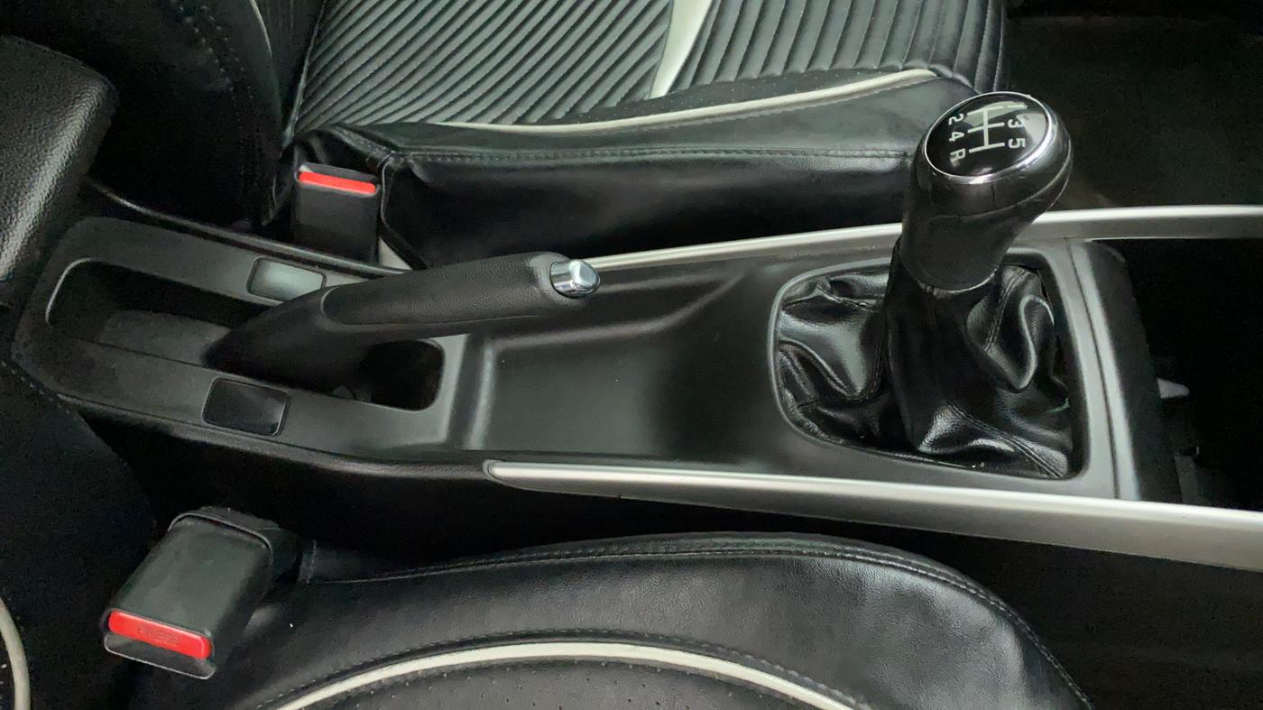 2015 Maruti Baleno ALPHA PETROL 1.2, Petrol, Manual, 34,054 km, Gear Lever