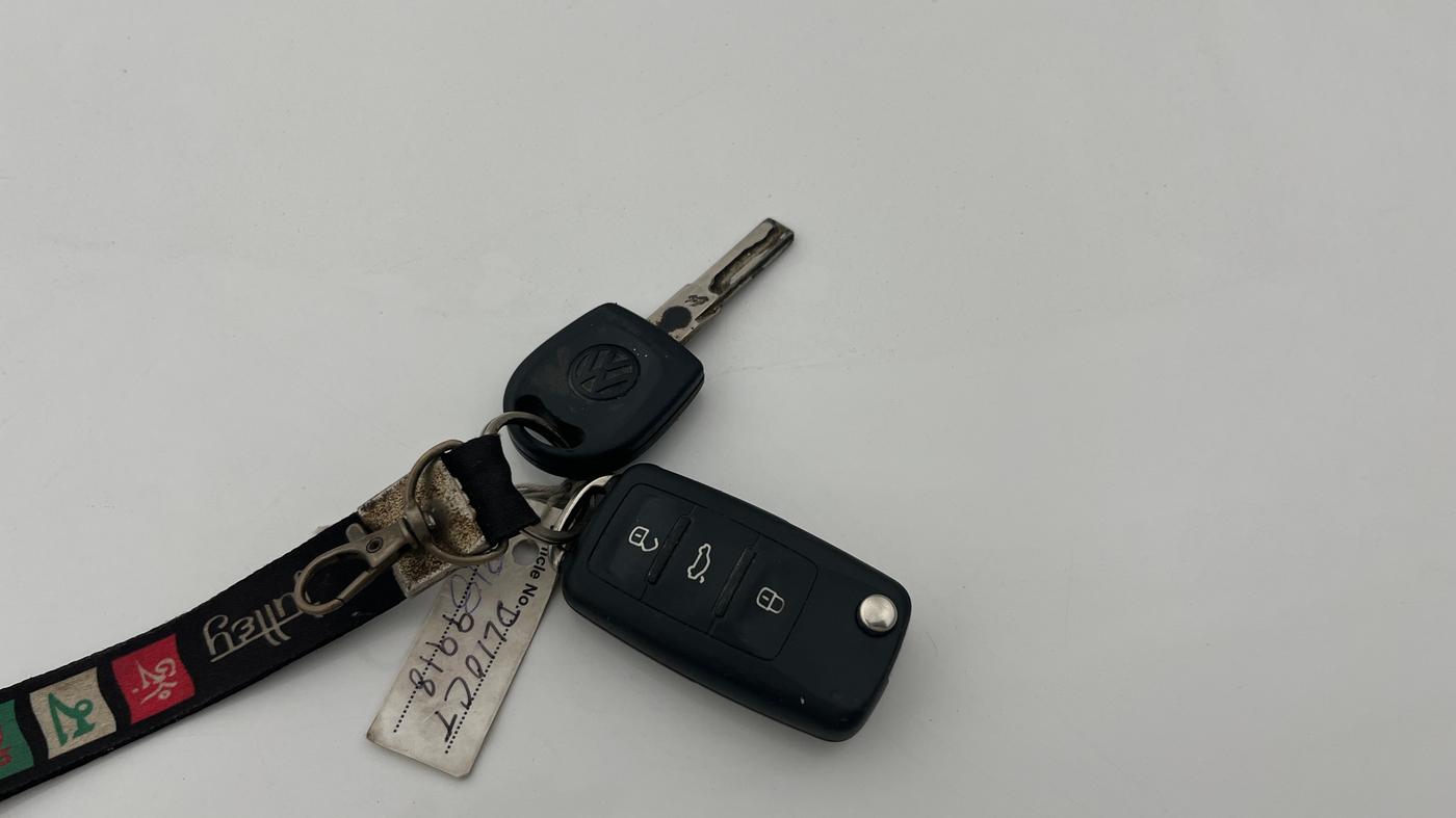 2016 Volkswagen Ameo COMFORTLINE 1.2L, Petrol, Manual, 19,606 km, Key Close Up
