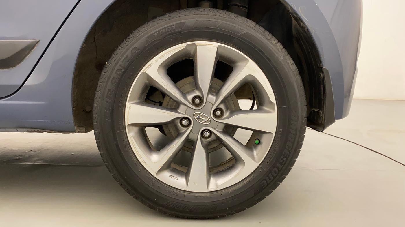 2014 Hyundai Elite i20 SPORTZ 1.4 CRDI, Diesel, Manual, 1,08,913 km, Left Rear Wheel
