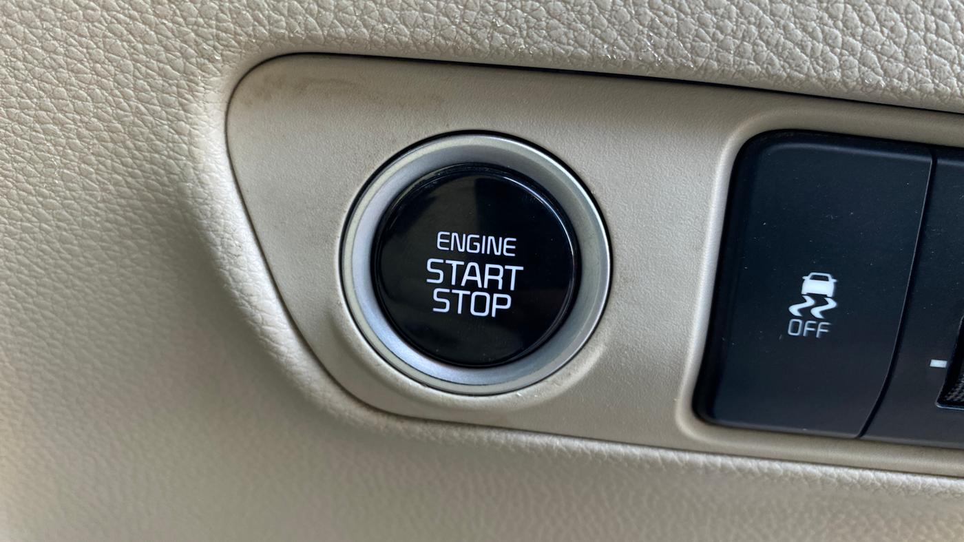 2022 KIA CARENS LUXURY PLUS 1.5 DIESEL AT 6 STR, Diesel, Automatic, 1,18,415 km, Keyless Start/ Stop Button