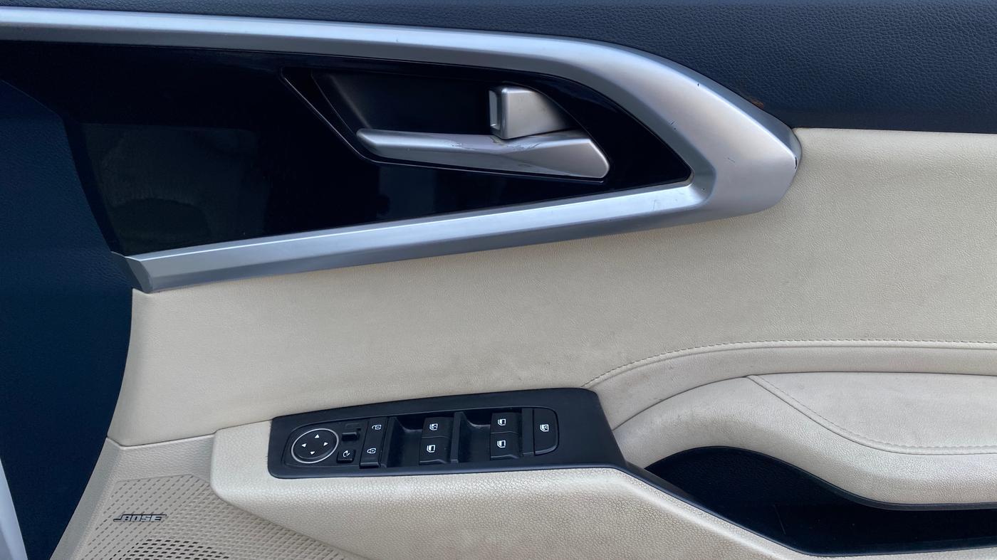2022 KIA CARENS LUXURY PLUS 1.5 DIESEL AT 6 STR, Diesel, Automatic, 1,18,415 km, Driver Side Door Panels Control