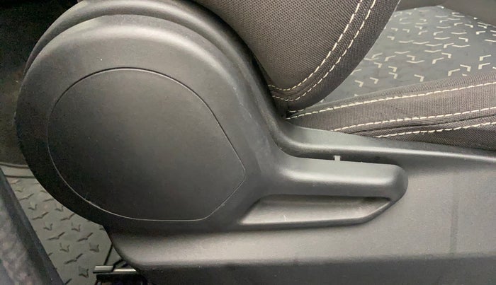 2020 Tata Tiago XT PETROL, Petrol, Manual, 38,200 km, Driver Side Adjustment Panel