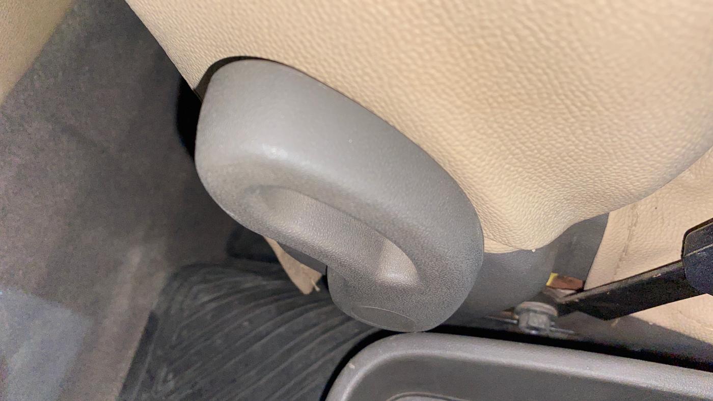 2015 Hyundai i10 MAGNA 1.1, Petrol, Manual, 29,607 km, Driver Side Adjustment Panel