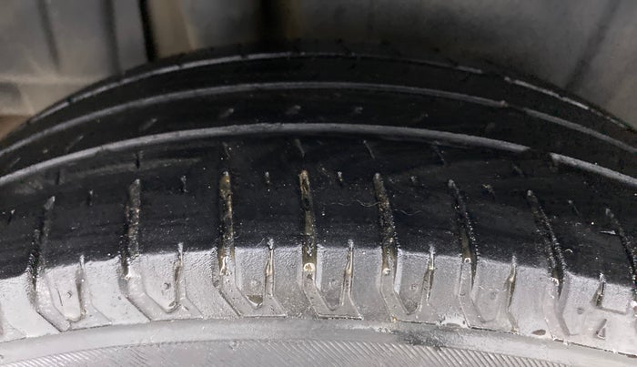 2021 Maruti Ertiga VXI SHVS, Petrol, Manual, 15,671 km, Right Rear Tyre Tread