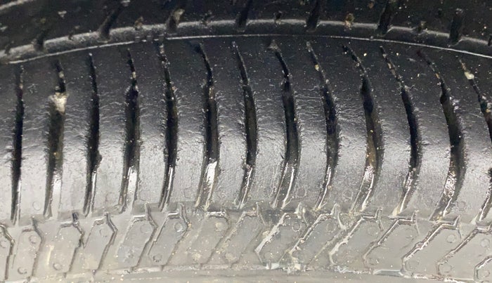 2015 Ford Ecosport TITANIUM 1.5L PETROL AT, Petrol, Automatic, 98,903 km, Right Rear Tyre Tread