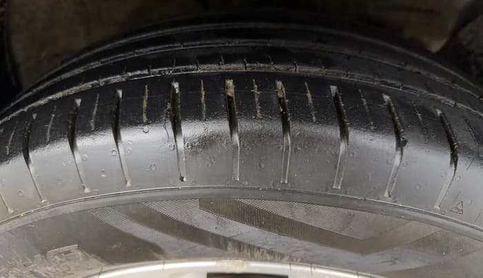 2020 Hyundai Creta E PLUS 1.6 PETROL, Petrol, Manual, 62,773 km, Right Front Tyre Tread