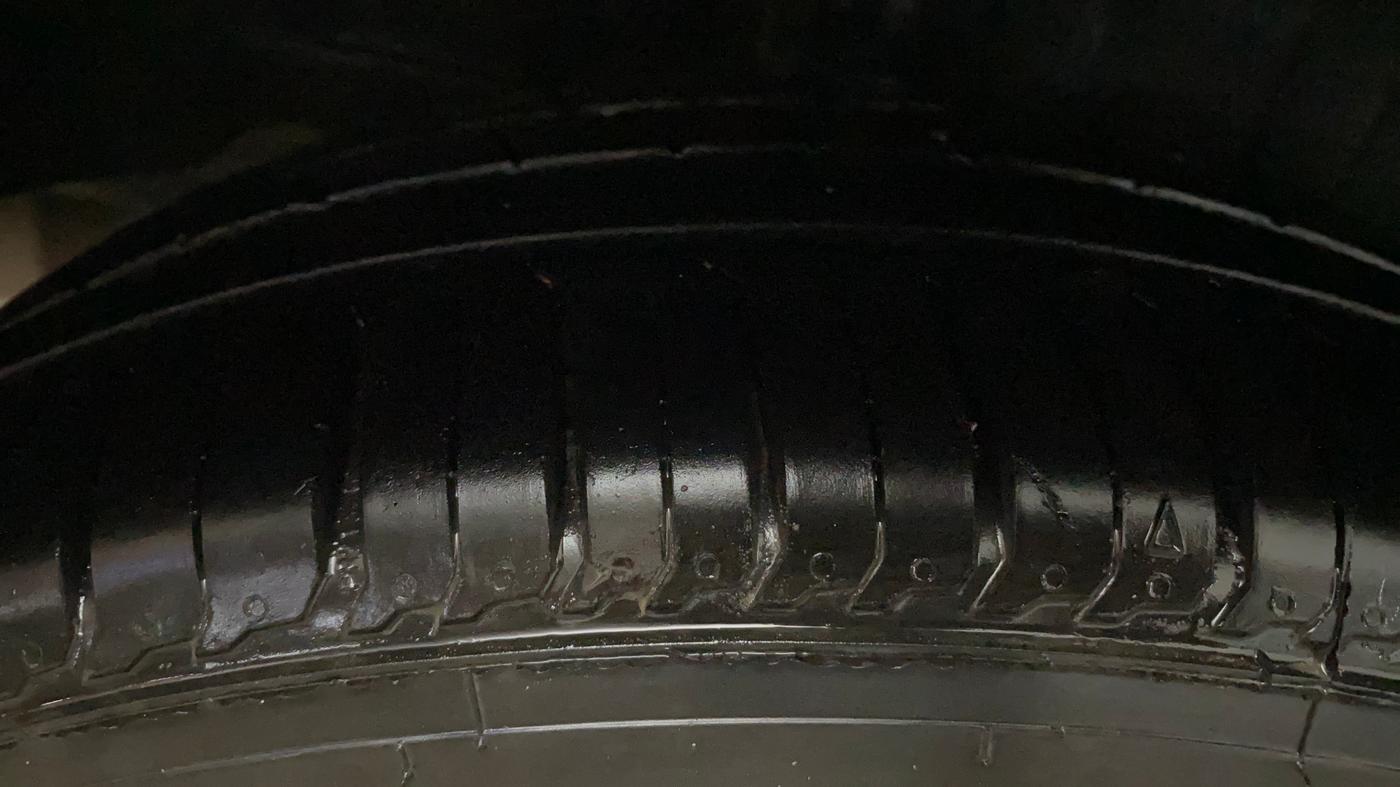 2015 Toyota Etios G, Petrol, Manual, 41,922 km, Right Rear Tyre Tread