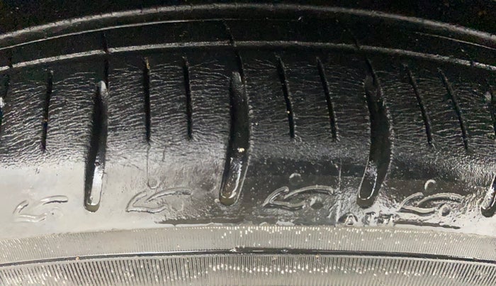 2021 Hyundai AURA SX PLUS 1.2 AMT, Petrol, Automatic, 32,980 km, Left Front Tyre Tread