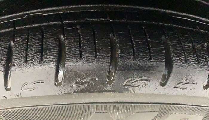 2021 Hyundai AURA SX PLUS 1.2 AMT, Petrol, Automatic, 32,980 km, Right Rear Tyre Tread