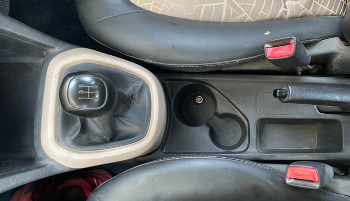2014 Hyundai Grand i10 MAGNA 1.2 KAPPA VTVT, Petrol, Manual, 1,02,701 km, Gear Lever