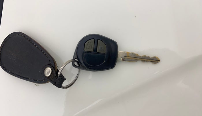 2016 Maruti Wagon R 1.0 VXI, Petrol, Manual, 1,11,054 km, Key Close Up