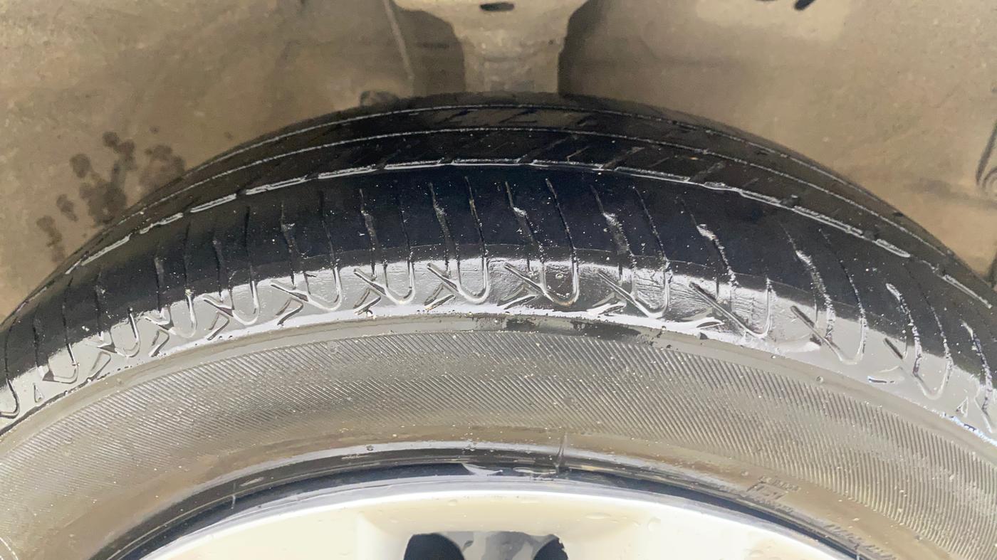 2016 Maruti Wagon R 1.0 VXI, Petrol, Manual, 1,11,095 km, Right Front Tyre Tread