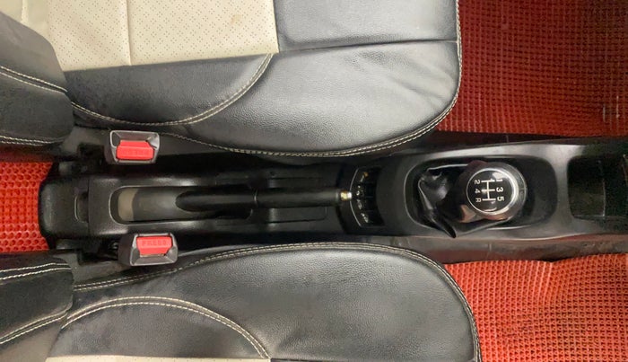 2016 Maruti Wagon R 1.0 VXI, Petrol, Manual, 1,11,054 km, Gear Lever