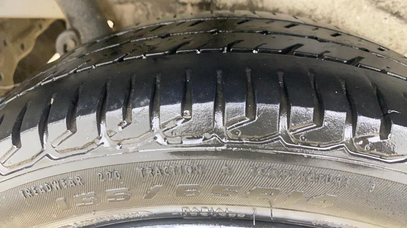 2016 Maruti Wagon R 1.0 VXI, Petrol, Manual, 1,11,095 km, Right Rear Tyre Tread