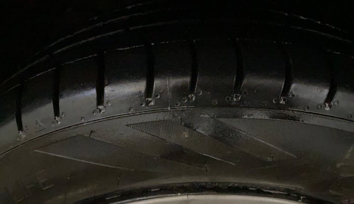 2019 Tata TIAGO NRG PETROL AMT, Petrol, Automatic, 80,757 km, Left Front Tyre Tread