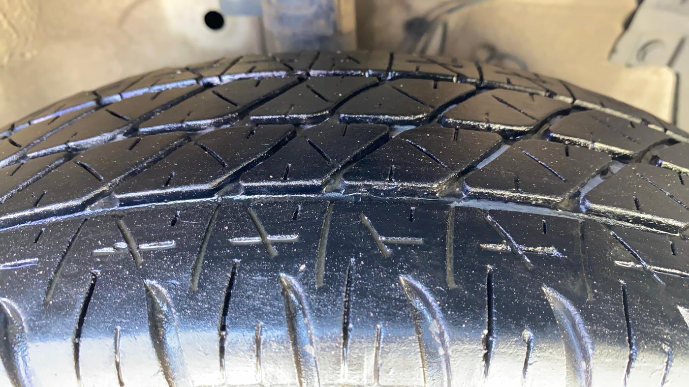 2016 Maruti Swift Dzire VDI, Diesel, Manual, 73,396 km, Right Front Tyre Tread