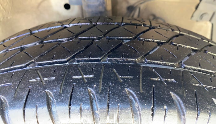 2016 Maruti Swift Dzire VDI, Diesel, Manual, 73,396 km, Right Front Tyre Tread