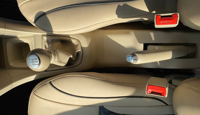 2016 Maruti Swift Dzire VDI, Diesel, Manual, 73,396 km, Gear Lever