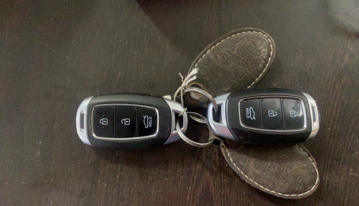 2019 Hyundai Verna 1.6 VTVT SX, Petrol, Manual, 50,472 km, Key Close Up