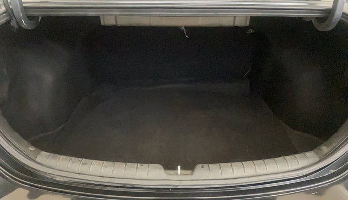 2019 Hyundai Verna 1.6 VTVT SX, Petrol, Manual, 50,472 km, Boot Inside