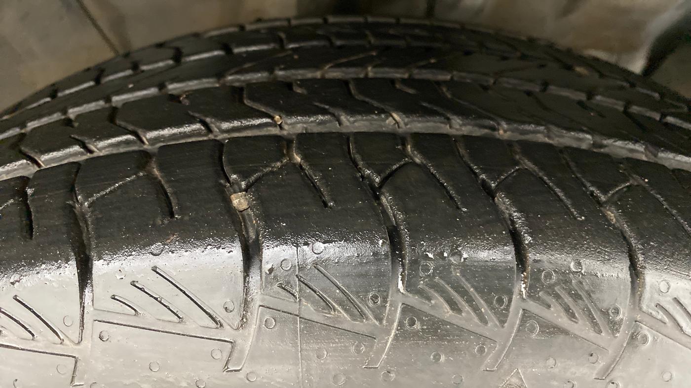 2021 Hyundai ALCAZAR 2.0 SIGNATURE (O) AT 6STR, Petrol, Automatic, 3,198 km, Right Front Tyre Tread