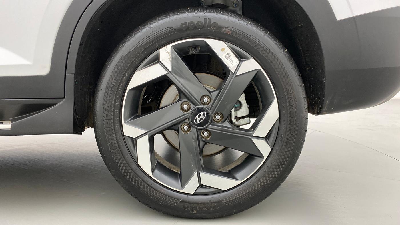 2021 Hyundai ALCAZAR 2.0 SIGNATURE (O) AT 6STR, Petrol, Automatic, 3,198 km, Left Rear Wheel