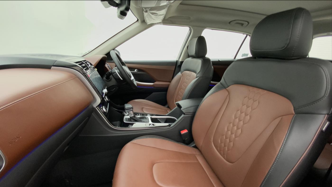 2021 Hyundai ALCAZAR 2.0 SIGNATURE (O) AT 6STR, Petrol, Automatic, 3,198 km, Right Side Front Door Cabin