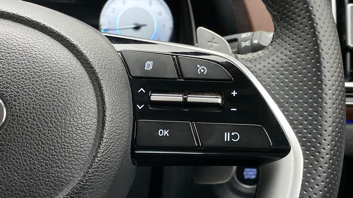 2021 Hyundai ALCAZAR 2.0 SIGNATURE (O) AT 6STR, Petrol, Automatic, 3,198 km, Adaptive Cruise Control
