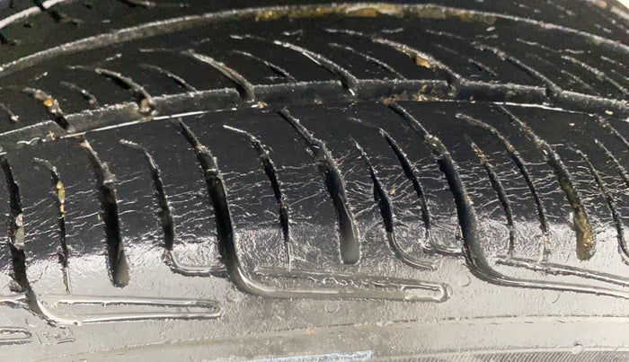 2015 Maruti Alto K10 VXI AMT, Petrol, Automatic, 1,04,156 km, Left Rear Tyre Tread