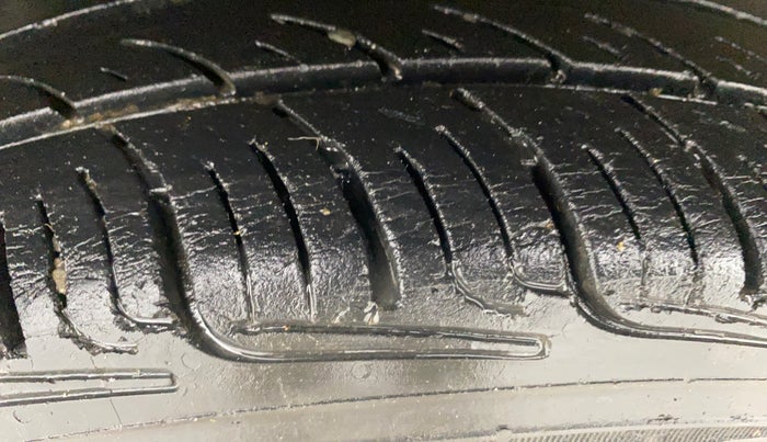 2015 Maruti Alto K10 VXI AMT, Petrol, Automatic, 1,04,156 km, Right Rear Tyre Tread