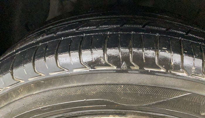 2014 Hyundai Grand i10 MAGNA 1.2 KAPPA VTVT, Petrol, Manual, 35,175 km, Left Front Tyre Tread