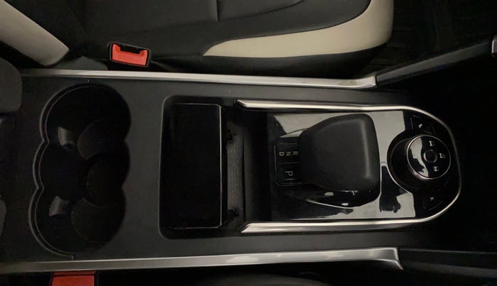 2024 Tata Harrier PURE PLUS S AT, Diesel, Automatic, 24,189 km, Gear Lever