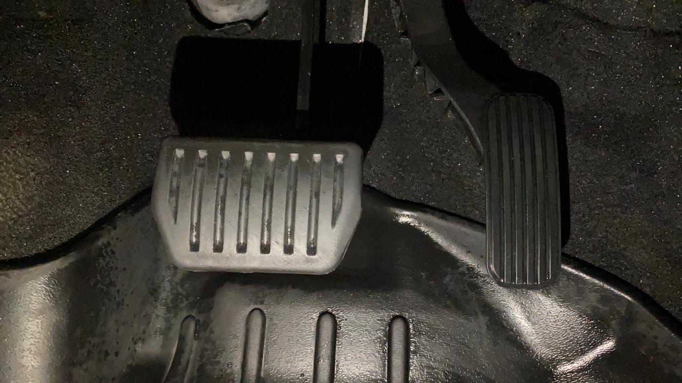 2024 Tata Harrier PURE PLUS S AT, Diesel, Automatic, 24,189 km, Pedals