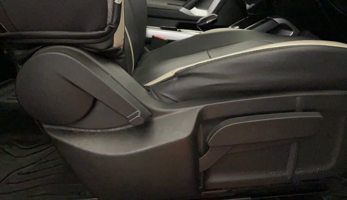 2024 Tata Harrier PURE PLUS S AT, Diesel, Automatic, 24,189 km, Driver Side Adjustment Panel