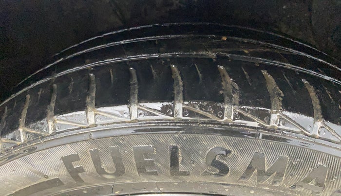 2021 Hyundai GRAND I10 NIOS SPORTZ 1.2 KAPPA VTVT CNG, CNG, Manual, 62,829 km, Right Front Tyre Tread