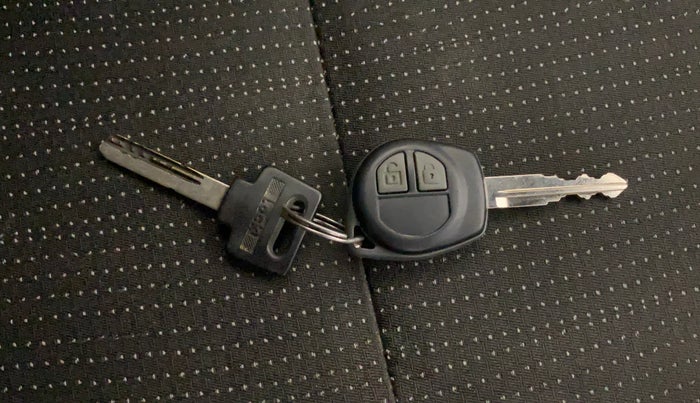 2017 Maruti Swift LXI (O), Petrol, Manual, 46,024 km, Key Close Up