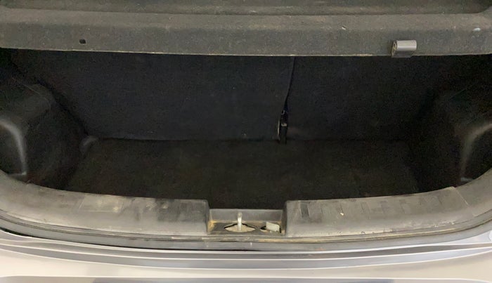 2017 Maruti Swift LXI (O), Petrol, Manual, 46,024 km, Boot Inside